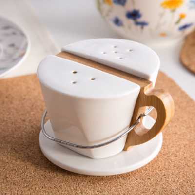 Obrázok pre Soľnička a korenička porcelánová sada bambusová úchytka 