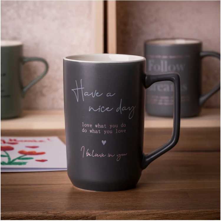 Obrázok pre Porcelánový hrnček 550 ml s inšpiratívnym nápisom „Have a nice day“