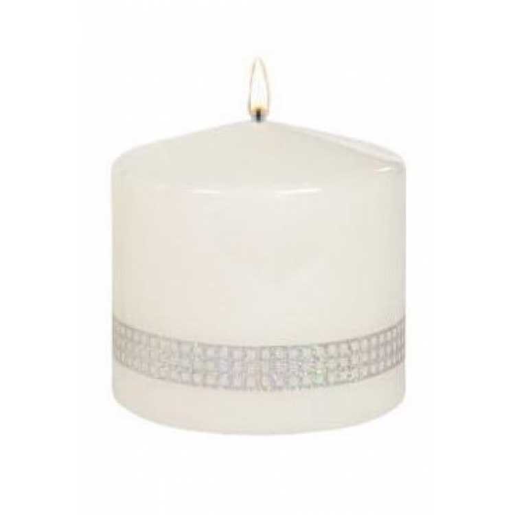 Ozdobná svíčka se stříbrnými páskem bílá